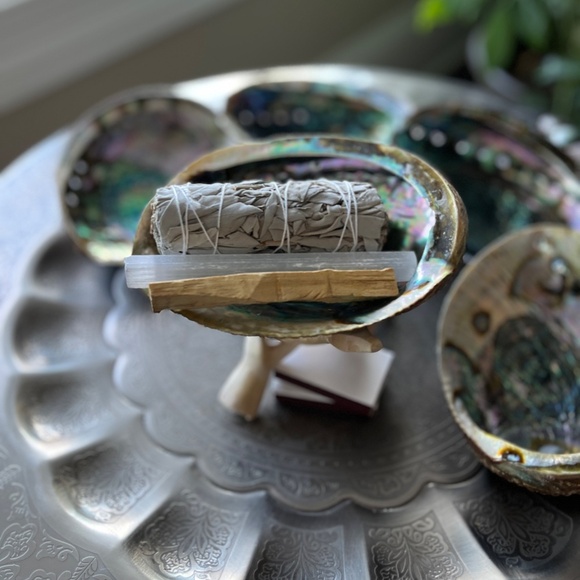 Hand Crafted Smudge Kit Natural Wood Stand - Picture 2 of 13